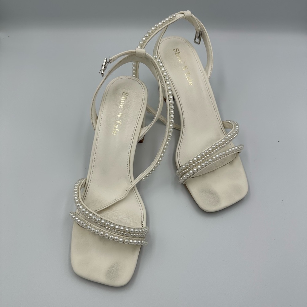 Steve Madden Pearl White Silver Strappy Heels – Size 9